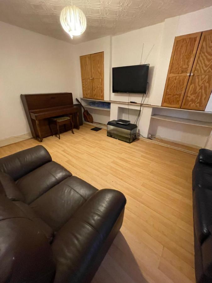 Elmdene Road - Large Room London Ngoại thất bức ảnh