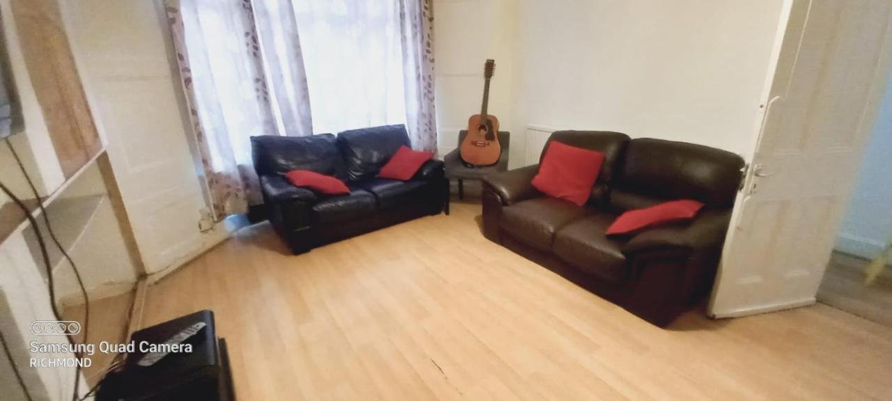 Elmdene Road - Large Room London Ngoại thất bức ảnh